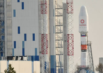 oneweb russia soyuz rocket satellite