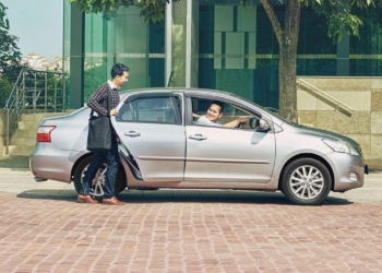 Grab Car e-hailing price fare app