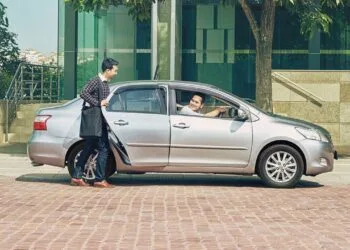 Grab Car e-hailing price fare app