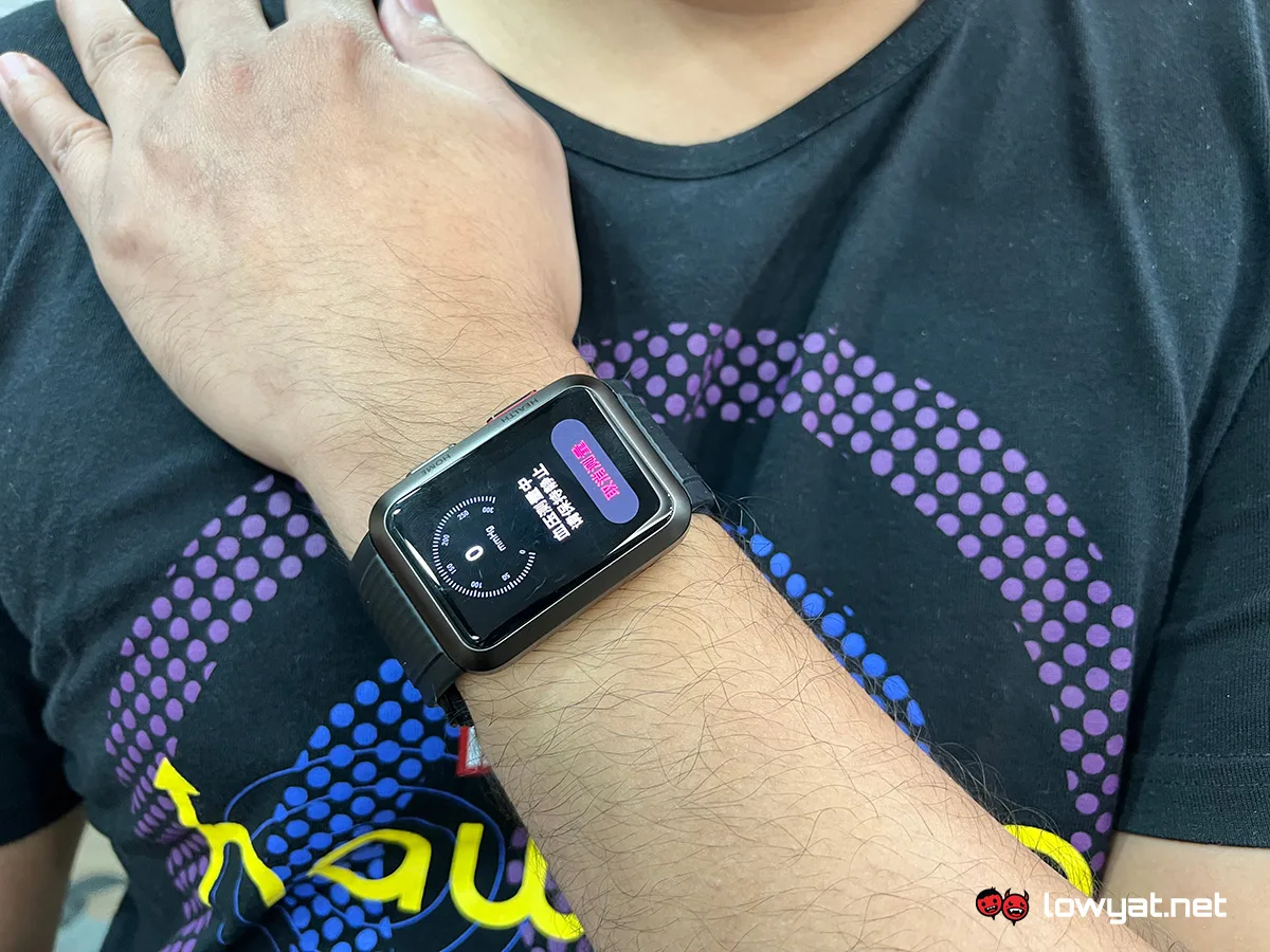 Huawei Watch D hands on blood pressure