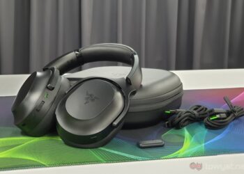 Razer Barracuda Pro all items
