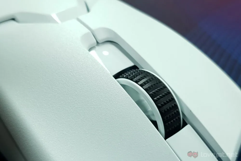 Razer Viper V2 Pro LED on