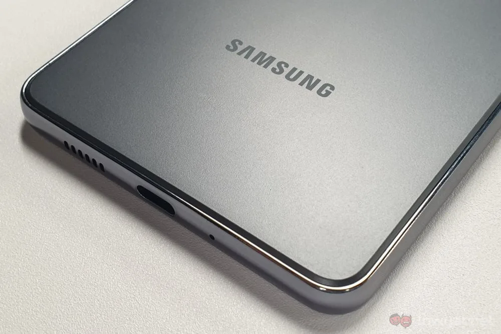 Samsung Galaxy A73 bottom back