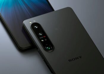 Sony Xperia 1 IV crop