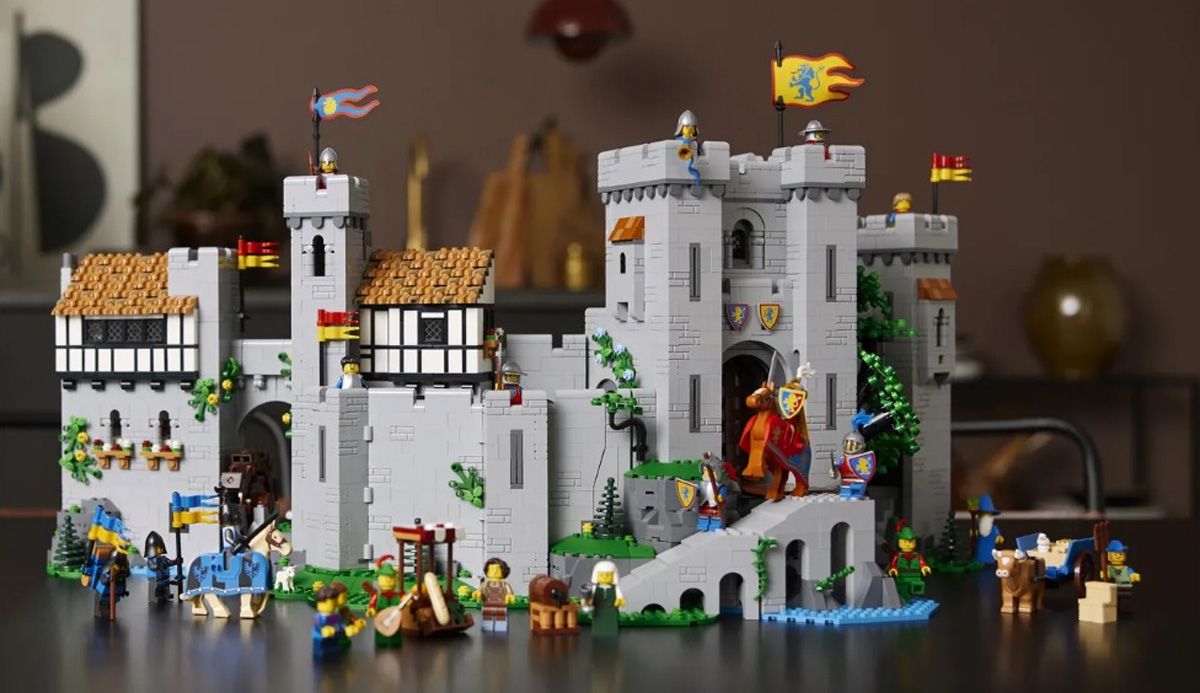 LEGO Galaxy Explorer remaster Lion Knights' Castle