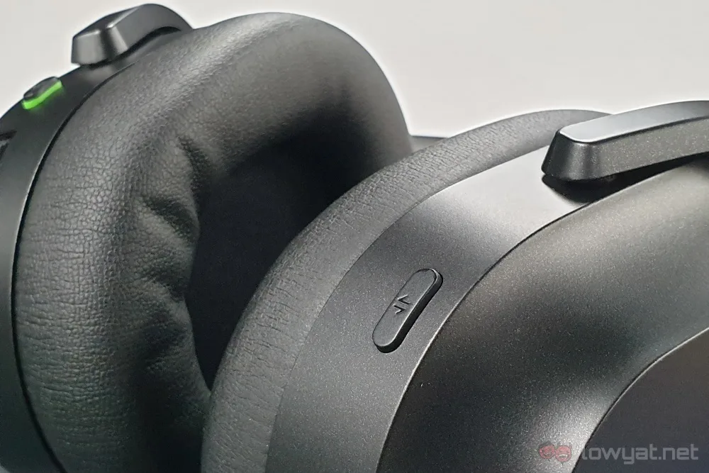 Razer Barracuda Pro mode switch buttons