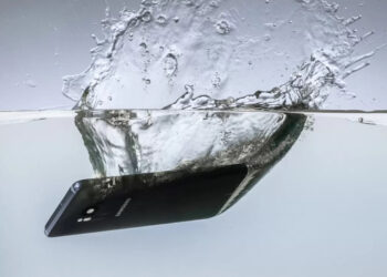 Samsung Australia fined misleading ads water-resistance