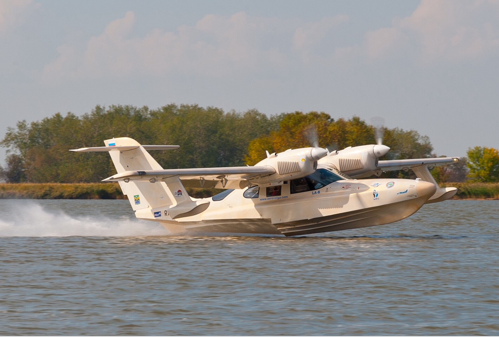 delta aerospace AeroVolga LA-8 amphibious seaplane