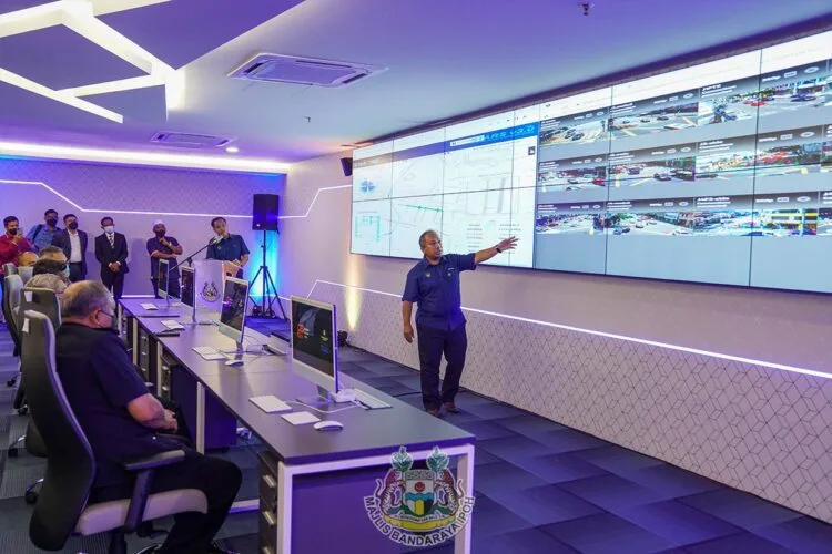 ipoh smart traffic light 5g