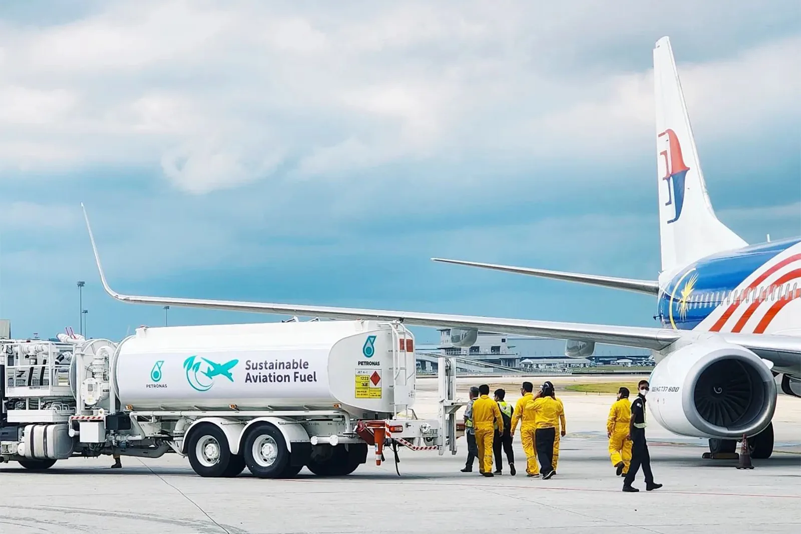 petronas malaysia airlines neste saf sustainable aviation fuel