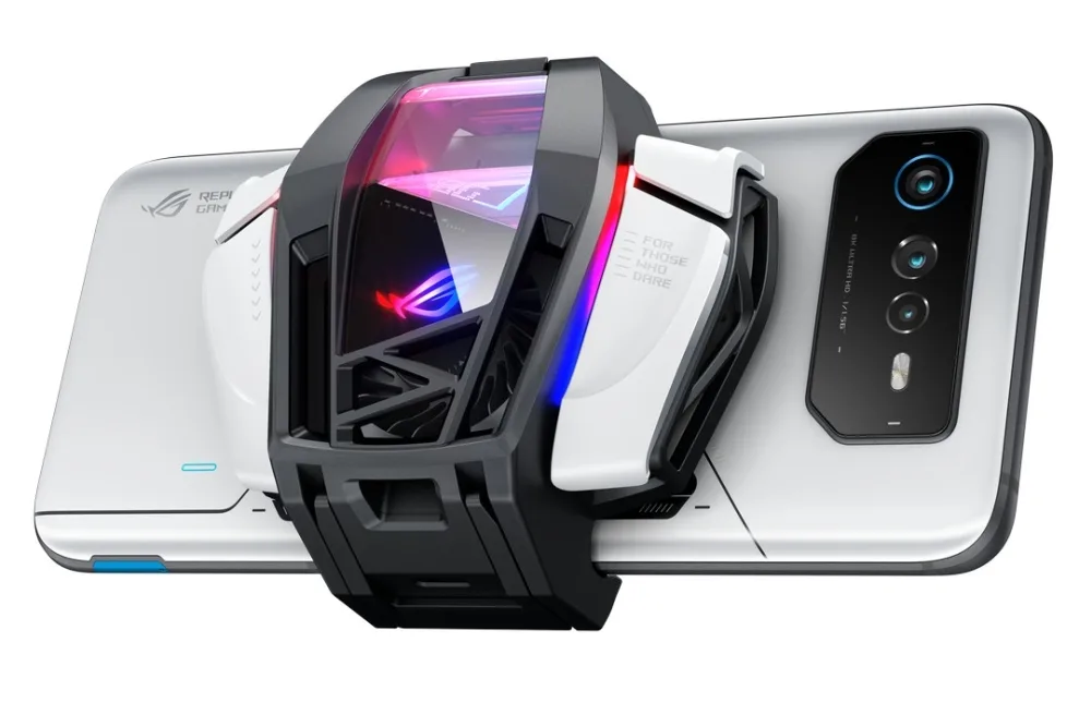 ROG Phone 6 Pro with AeroActive Cooler 6