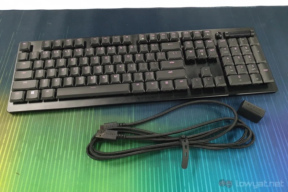 Razer Deathstalker V2 Pro all contents