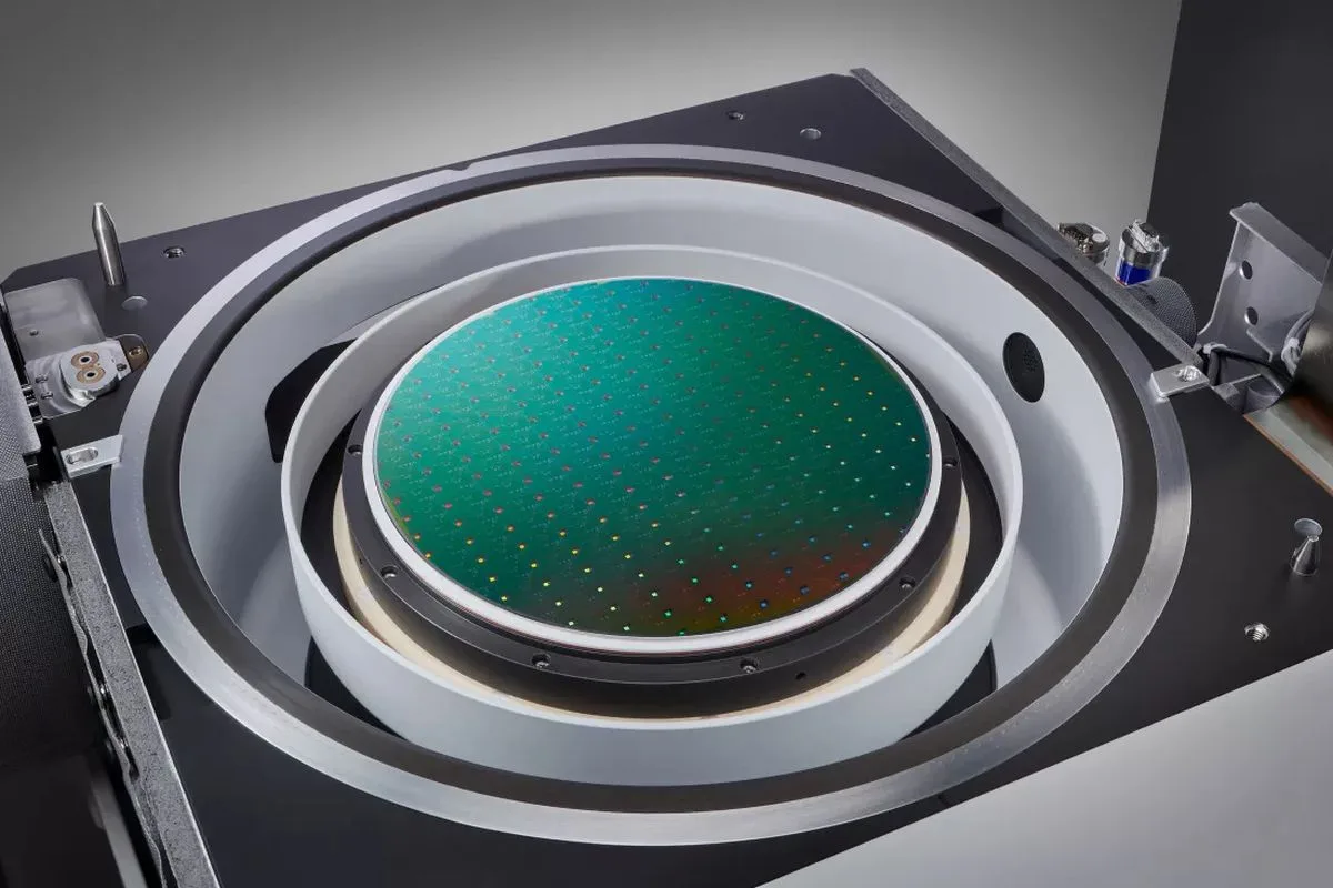Semiconductor-chip-render-1