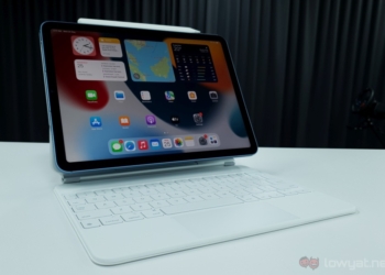 iPad Air 5 Magic Keyboard front