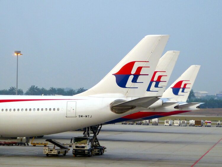 malaysia airlines domestic flight frequency hari raya mavcom mot ministry of transport tickets fares students ipta