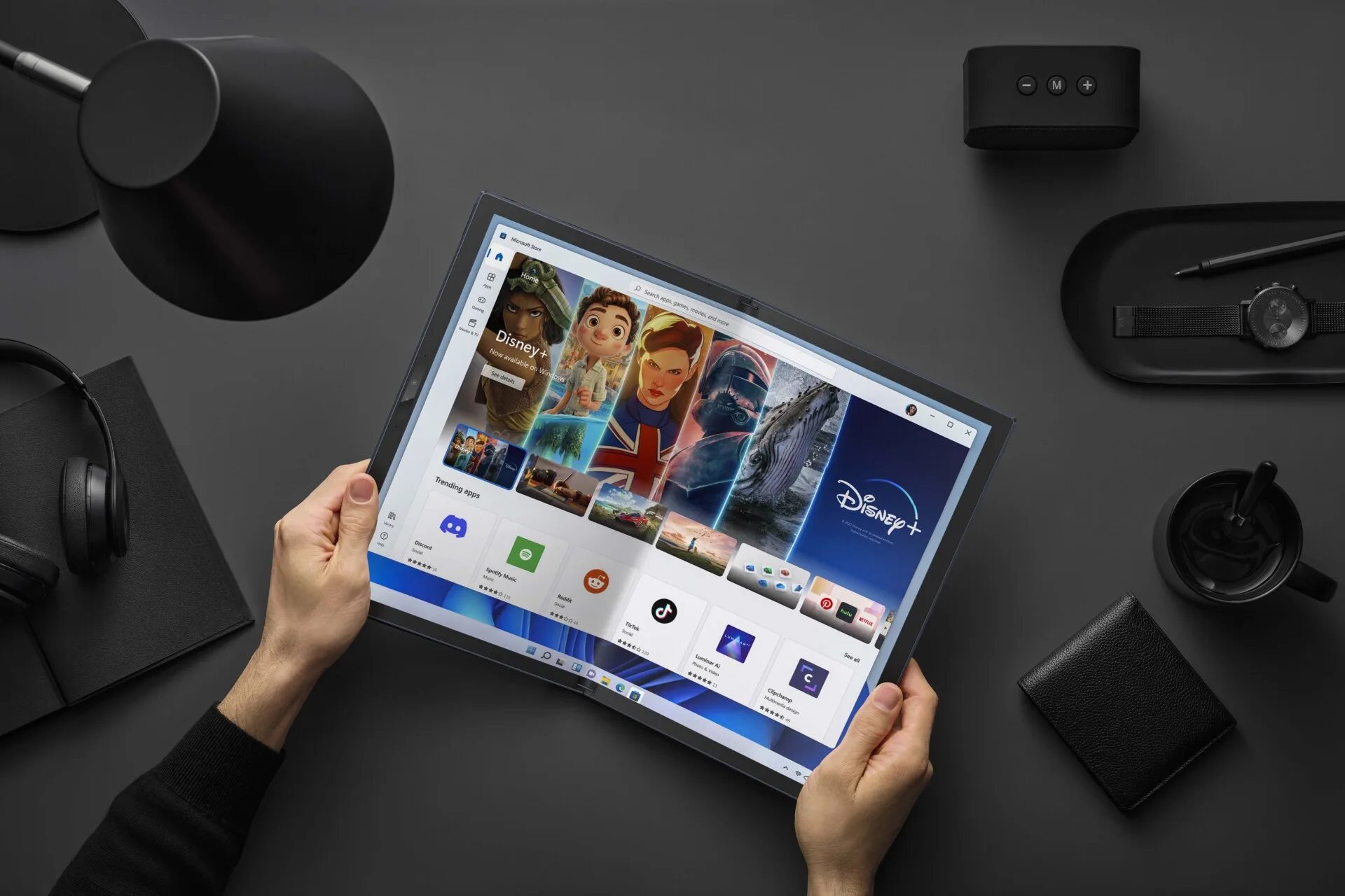 asus Zenbook 17 Fold OLED foldable