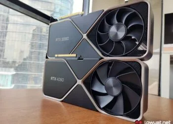 NVIDIA GeForce RTX 3090 FE (top) and the RTX 4090 (bottom).