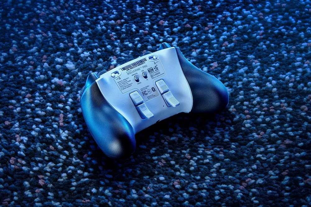Razer Wolverine V2 Pro back