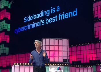 apple craig-federighi-sideloading app store