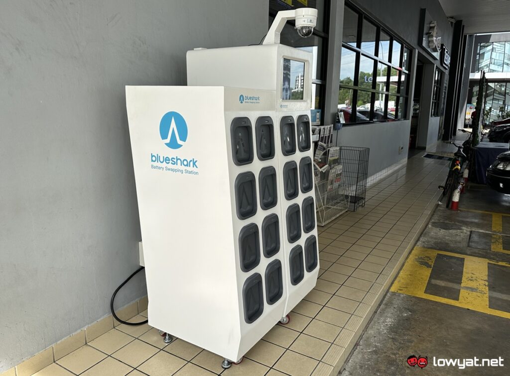 Blueshark Begins To Deploy Electric Motorcycle Battery Swapping Kiosks At Petronas Stations