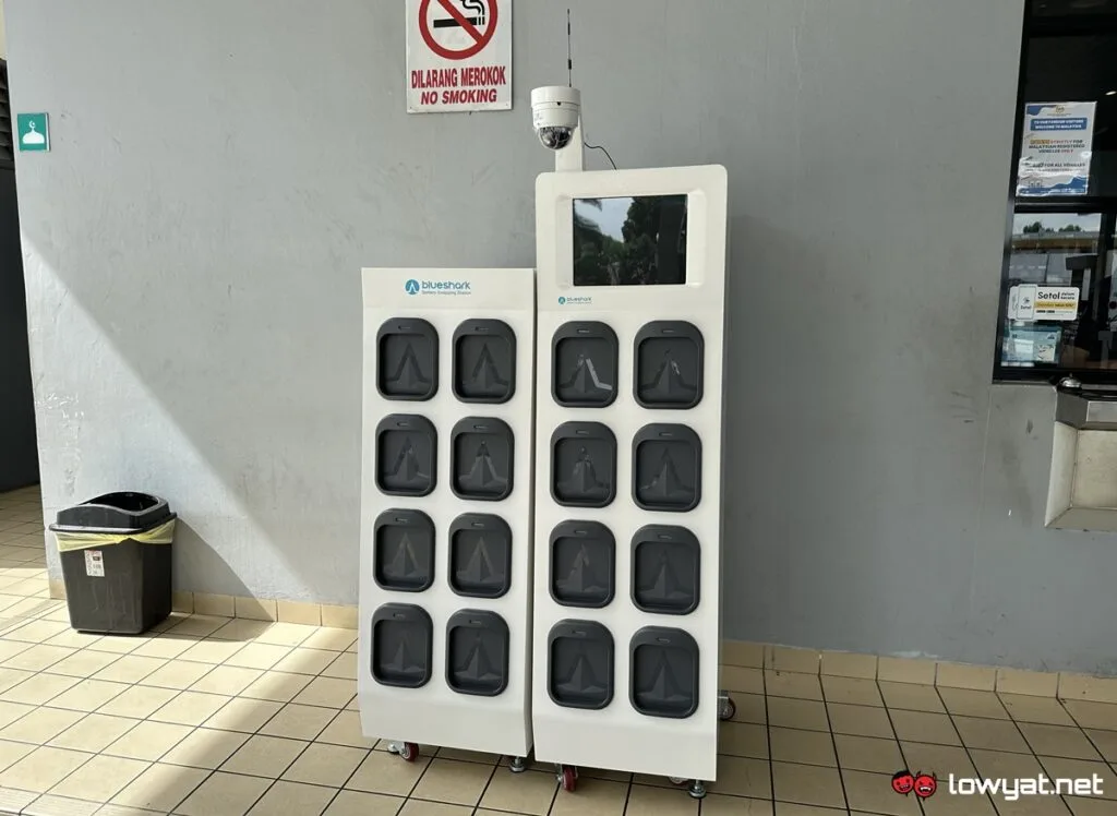 Blueshark Battery Swapping Station - Petronas Batu 3 Federal Highway