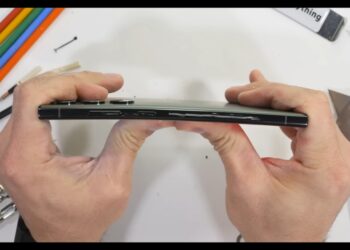 Samsung Galaxy S23 Ultra bend