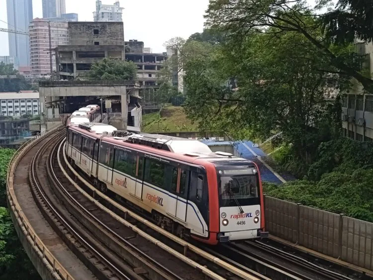 ampang sri petaling lrt rapid kl rail suspended