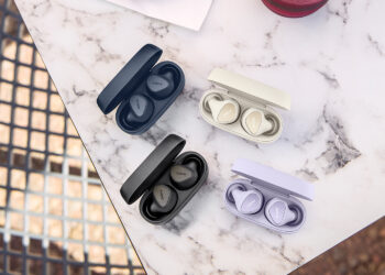 Jabra Elite 4 earbuds