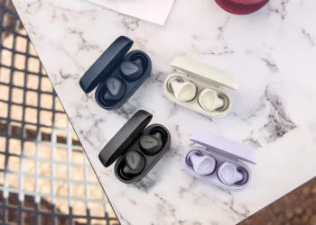 Jabra Elite 4 earbuds
