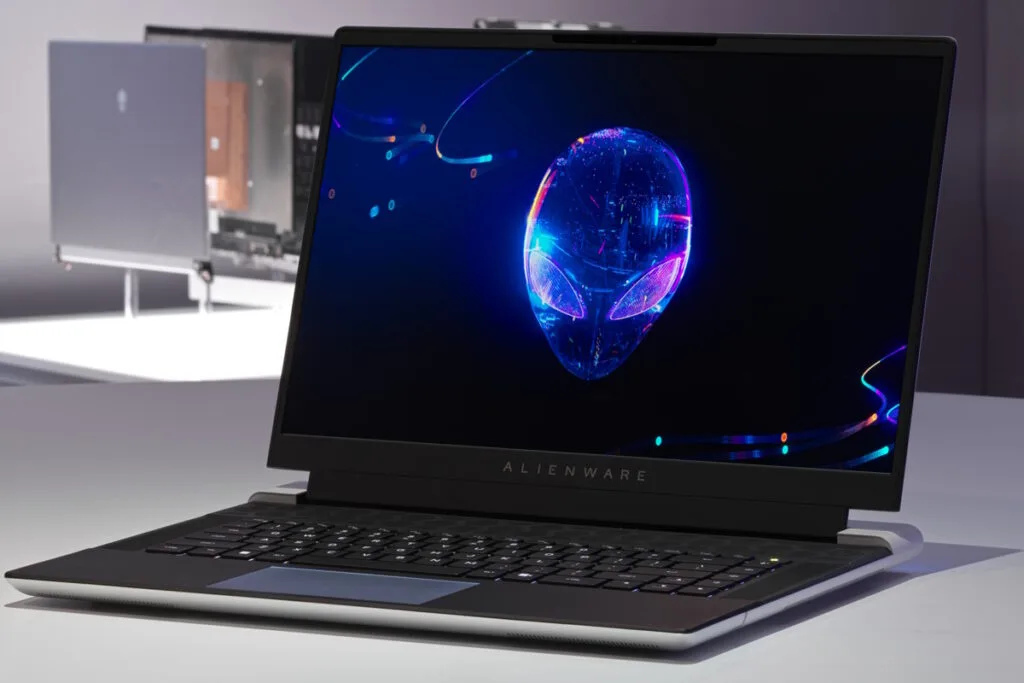 Alienware x16