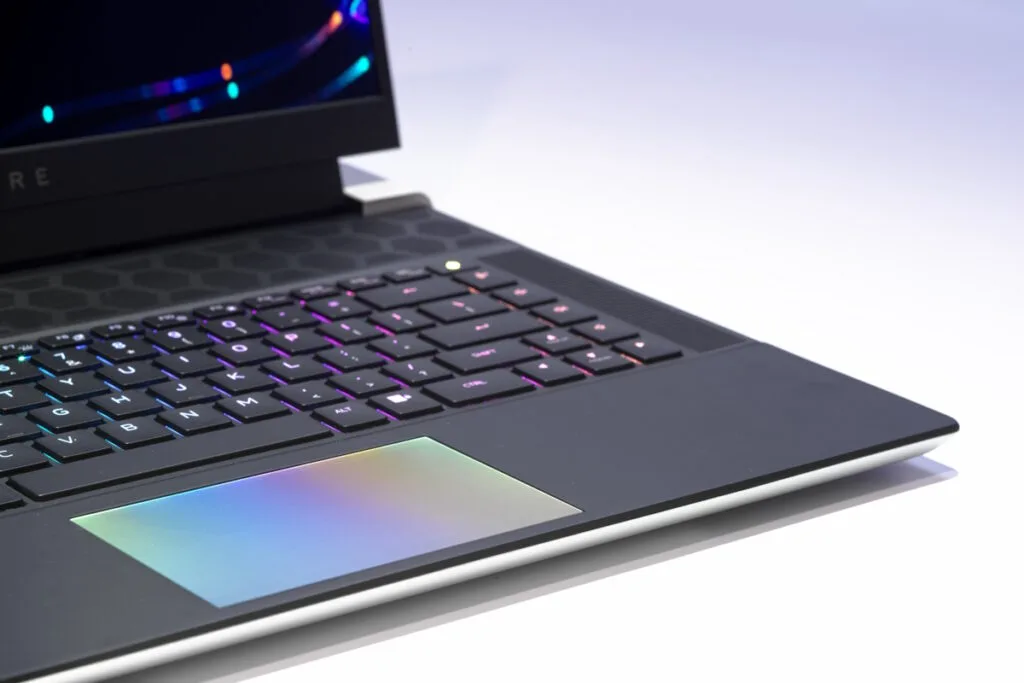 Alienware x16