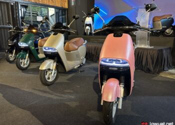 Blueshark R1 Smart Electric Scooter Malaysia