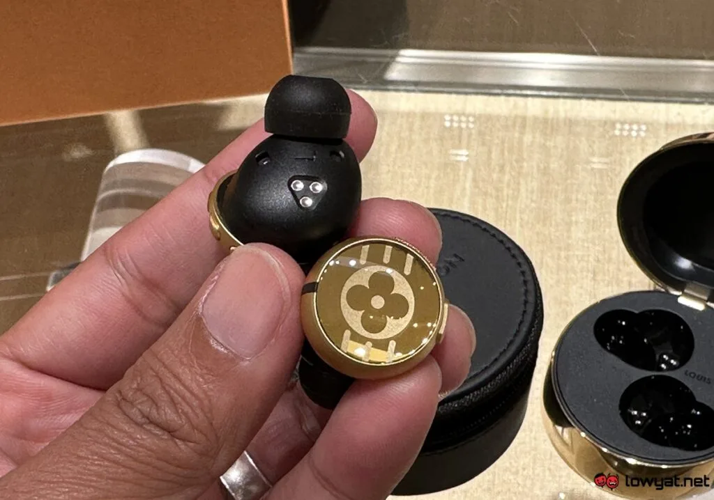 Louis Vuitton Horizon Light Up Earphones - Malaysia