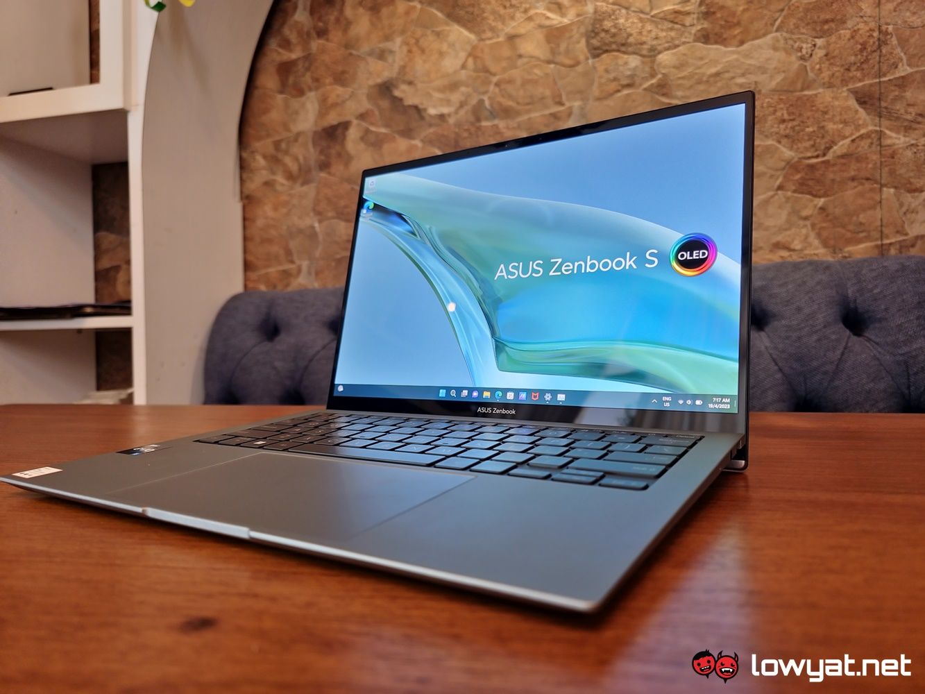 ASUS Zenbook S13 OLED Hands On: Thin And Light Redux 