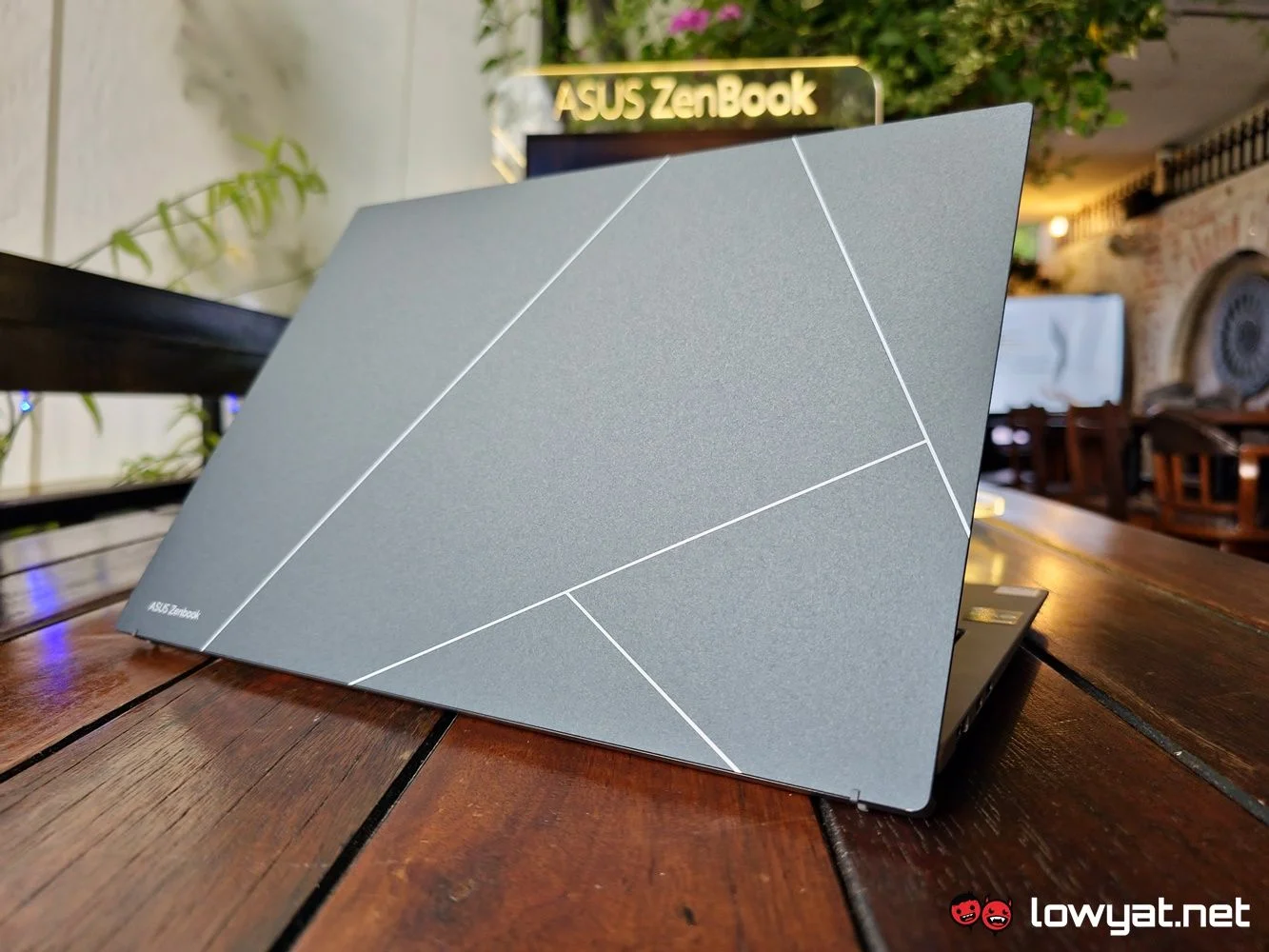 ASUS Zenbook S13 OLED Hands On: Tipis Dan Ringan Redux