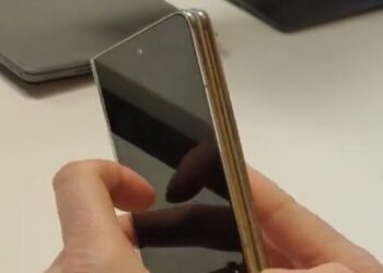 Google Pixel Fold leak footage