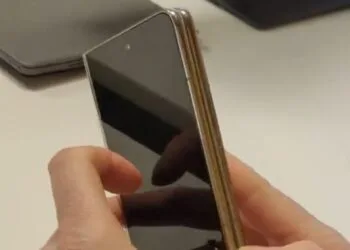 Google Pixel Fold leak footage