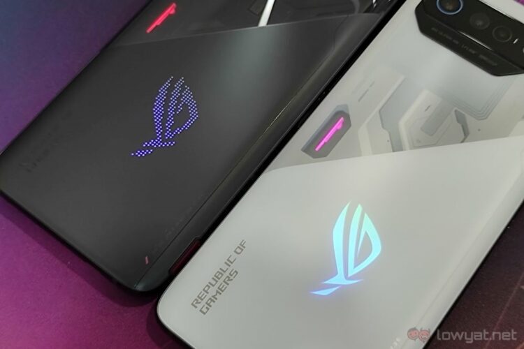 ROG Phone 7 white vs black