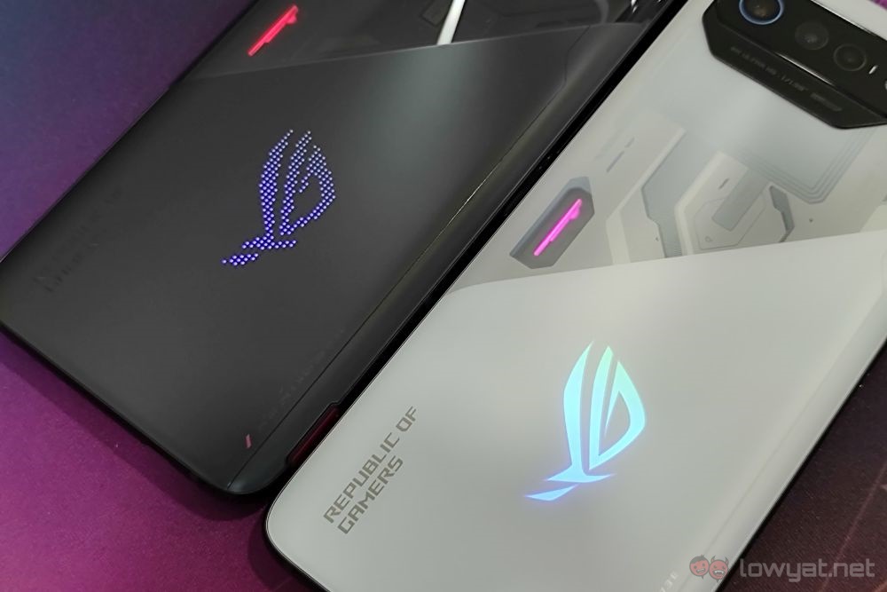 ROG Phone 7 white vs black