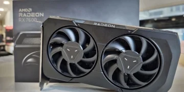 AMD Radeon RX 7600 17