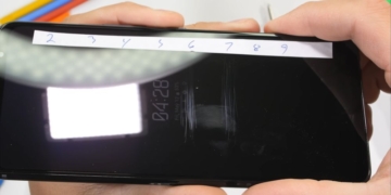 ASUS ROG Phone 7 Ultmate scratch