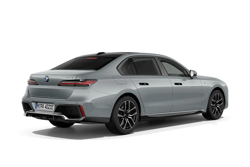 BMW 750e xDrive M Sport back