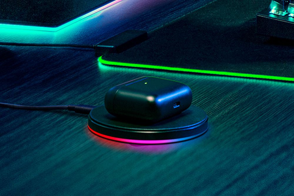 Razer Hammerhead Pro HyperSpeed wireless charging