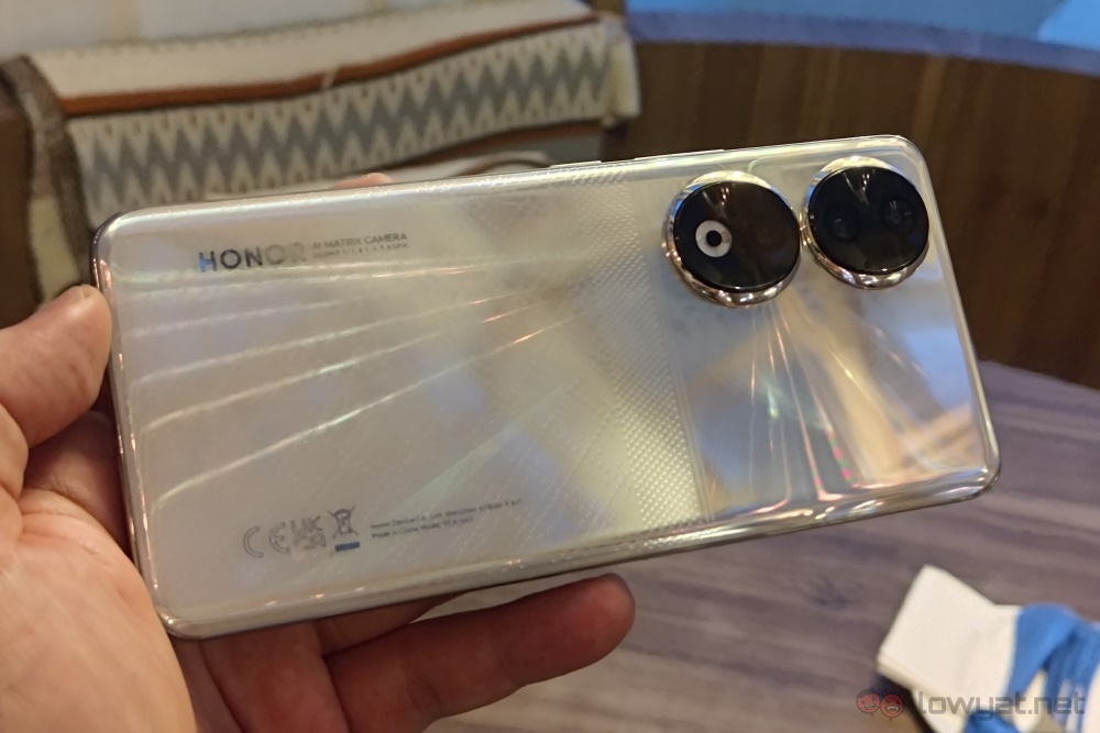 HONOR 90 back horizontal