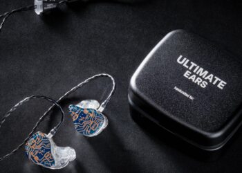 UE Premier with case