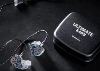 UE Premier with case