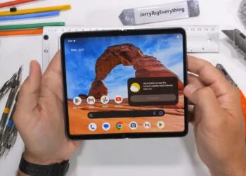 Google Pixel Fold JerryRigEverything