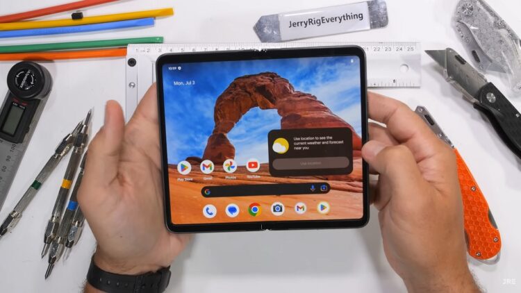 Google Pixel Fold JerryRigEverything