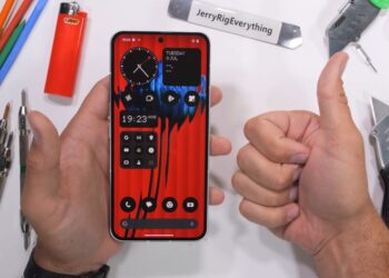 Nothing Phone (2) JerryRigEverything end