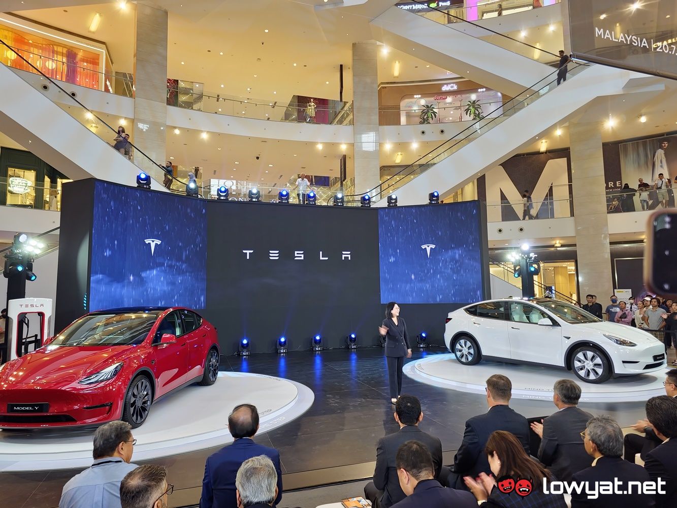 Tesla 正式在马来西亚开设店铺